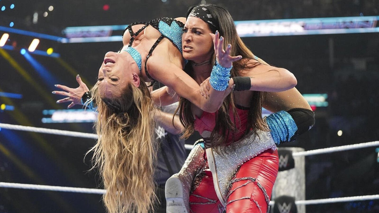 WWE Friday Night Smackdown : Under One Roof
