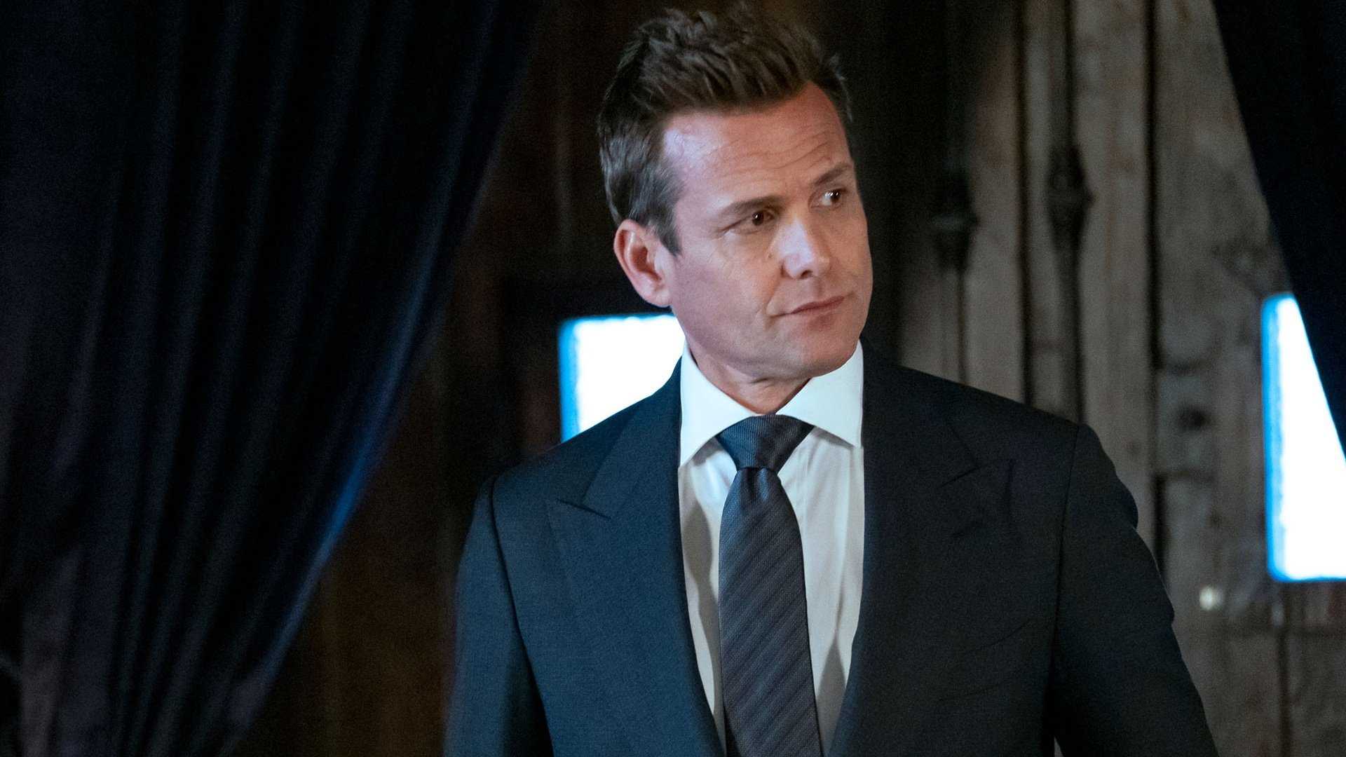 Suits LA : Bat Signal (Dual Audio)