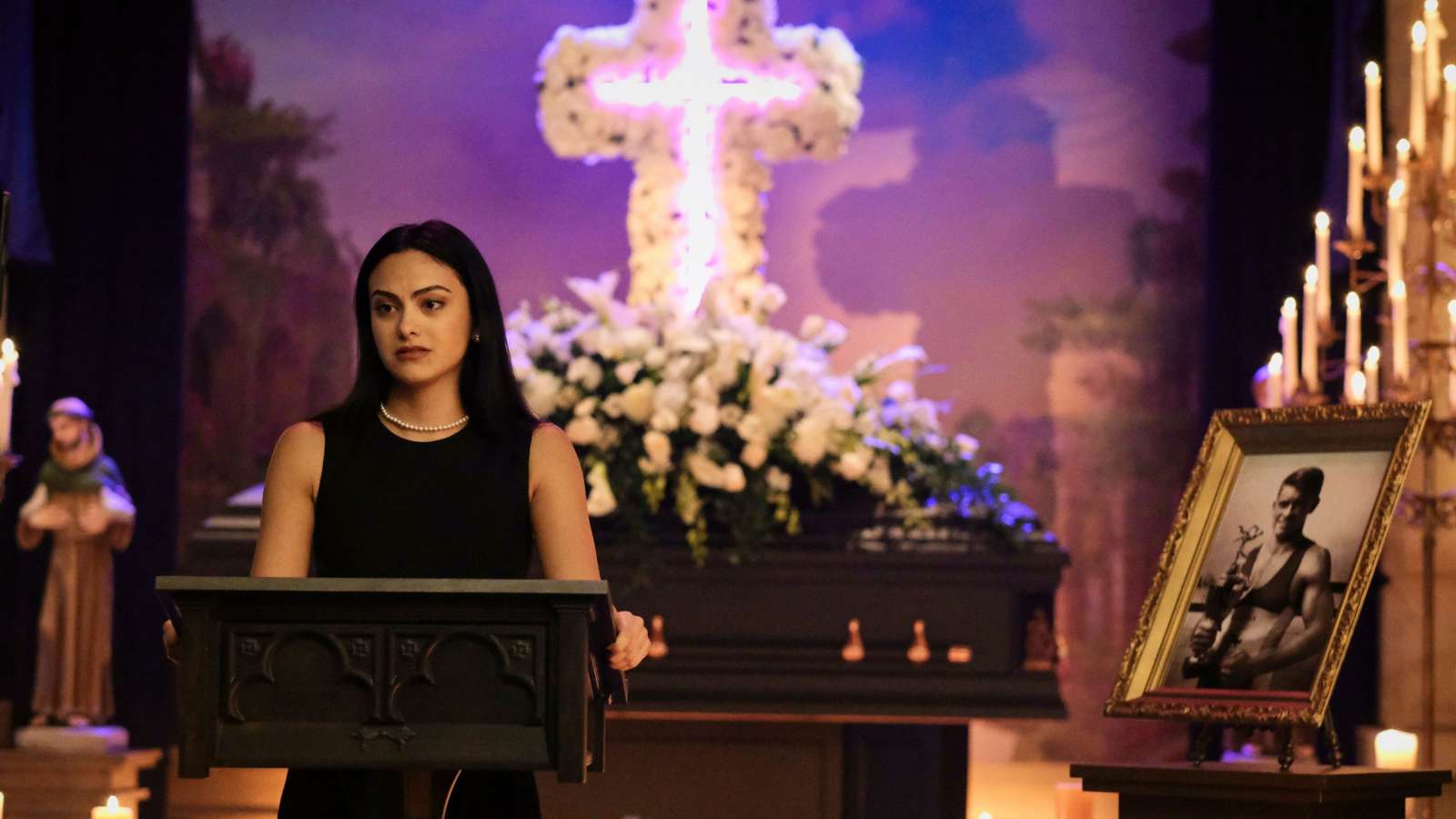 Riverdale : Chapter One Hundred and Two: Death at a Funeral